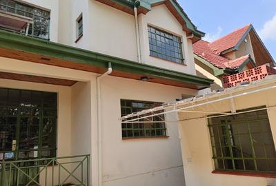 4 Bed Townhouse with En Suite at Lavington - 4
