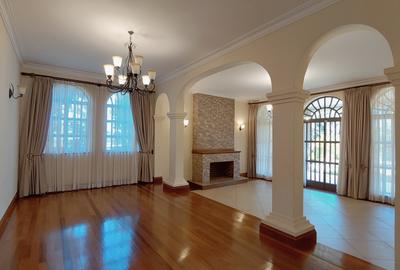 5 Bed House with En Suite in Thigiri