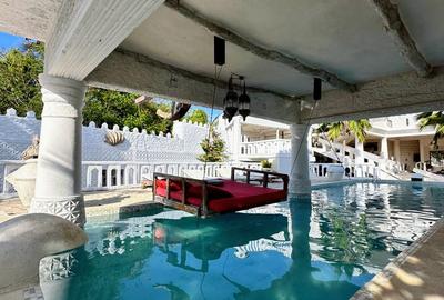 5 Bed House with En Suite in Malindi - 3