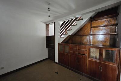 4 Bed House with Borehole in Buruburu