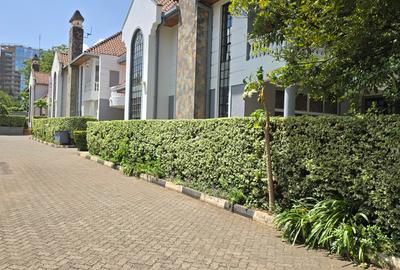4 Bed Townhouse with En Suite in Lavington - 2
