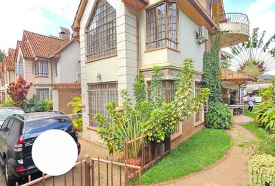 5 Bed Townhouse with En Suite at Lavington Green