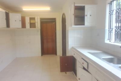 4 Bed Townhouse with En Suite in Runda - 3