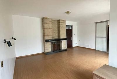 5 Bed Townhouse with En Suite in Lavington - 3