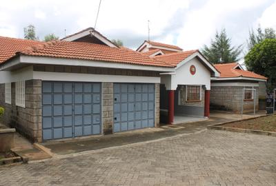 4 Bed House with En Suite at Olepolos - 2