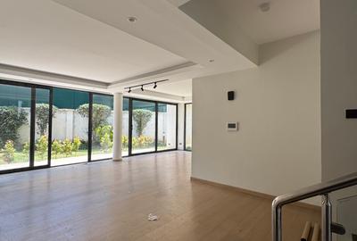 5 Bed Villa with En Suite at Lavington - 4