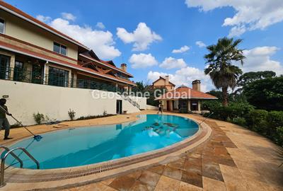 5 Bed House with En Suite in Nyari