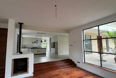 4 Bed House with En Suite in Karen - 2