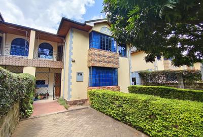 4 Bed House with En Suite in Lavington