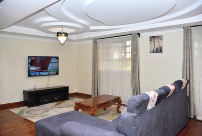 8 Bed House with En Suite at