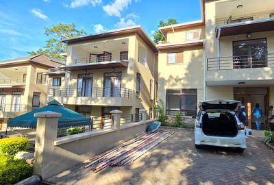 5 Bed Townhouse with En Suite at Lavington Green - 2