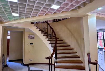 6 Bed House with En Suite at Membley Estate - 4