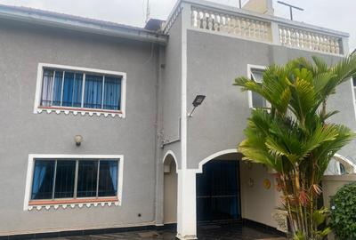 5 Bed Townhouse with En Suite at Lavington