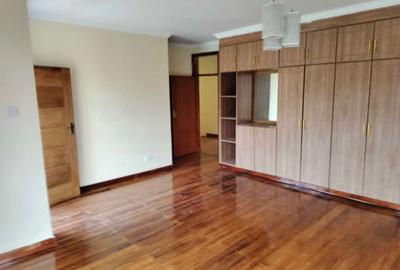 5 Bed Townhouse with En Suite in Lavington