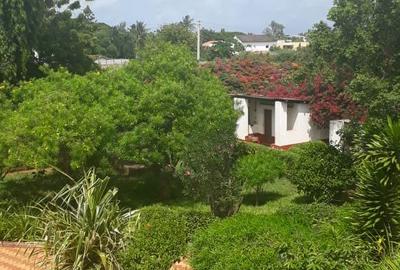 2 Bed Apartment with En Suite in Malindi