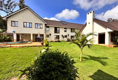 7 Bed House with En Suite in Ridgeways