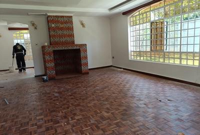 5 Bed Townhouse with En Suite at Runda - 3