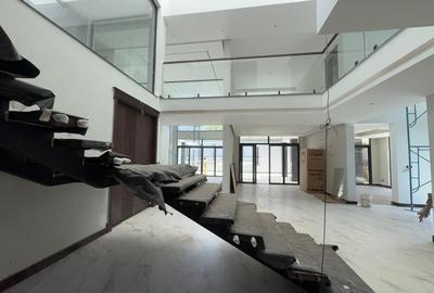 5 Bed Villa with En Suite in Nyari - 2