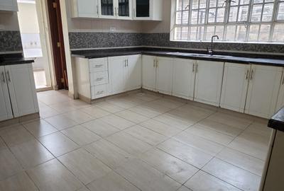 5 Bed Villa with En Suite in Lavington - 4