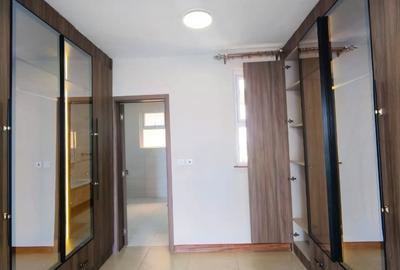 3 Bed Apartment with En Suite in Kileleshwa