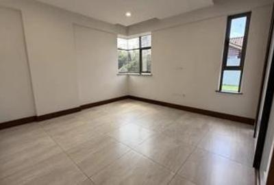3 Bed Apartment with En Suite in Parklands
