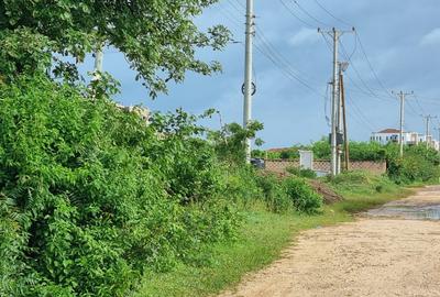 Land in Kikambala - 2