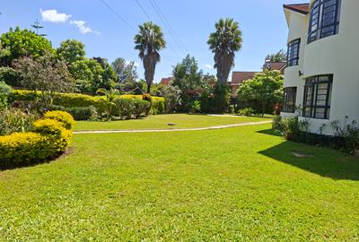 Serviced 2 Bed Apartment with En Suite at Runda - 3