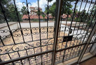 4 Bed Townhouse with En Suite in Westlands Area