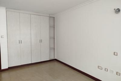 4 Bed Townhouse with En Suite in Runda - 2