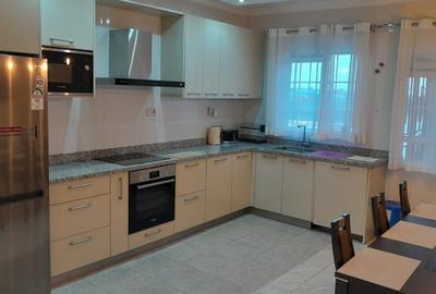 2 Bed House with En Suite in Kenyatta Road