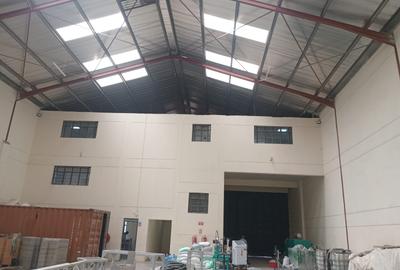 Warehouse with Parking in Industrial Area - 2