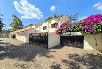 4 Bed Townhouse with En Suite in Lavington - 2