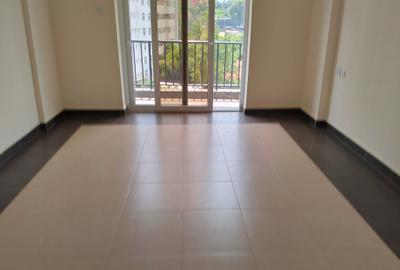 2 Bed Apartment with En Suite in Lavington