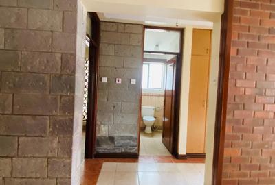 1 Bed Apartment with Swimming Pool at Wood Avenue - 4
