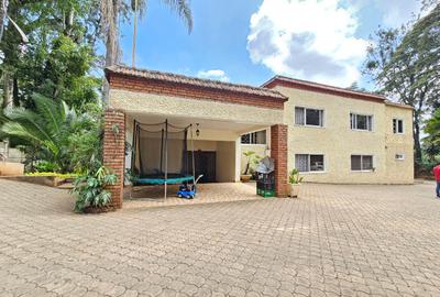 6 Bed House with En Suite in Muthaiga