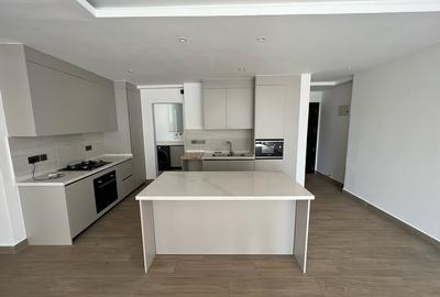 3 Bed Apartment with En Suite at Riverside Drive - 3