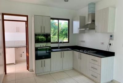 3 Bed Villa with En Suite at Awali Estate - 4