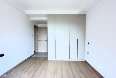 2 Bed Apartment with En Suite at Riverside Drive - 3