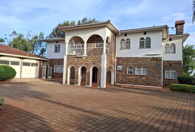 6 Bed House at Ridgeways Drive - 2