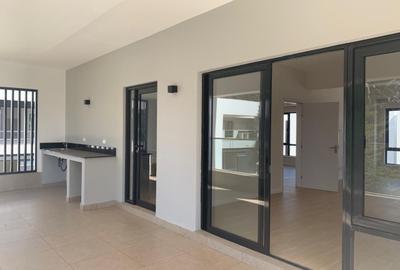 5 Bed Townhouse with En Suite at Kyuna Road