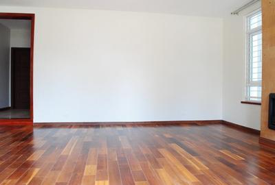 5 Bed Townhouse with En Suite at Lavington - 3