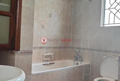 6 Bed Townhouse with En Suite at Lavington