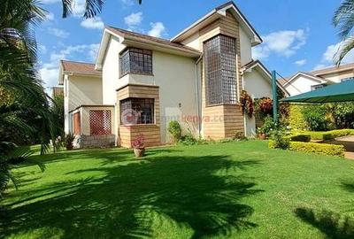 4 Bed Townhouse with En Suite in Kitisuru