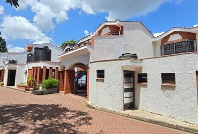 6 Bed Townhouse with En Suite at Lavington Close
