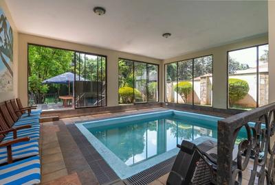 6 Bed House with En Suite in Runda - 3