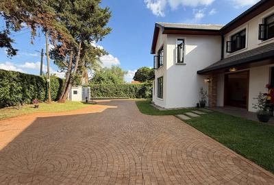 5 Bed House with En Suite in Runda - 2