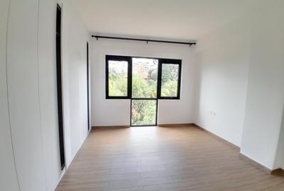 3 Bed Apartment with En Suite at Lavington - 4