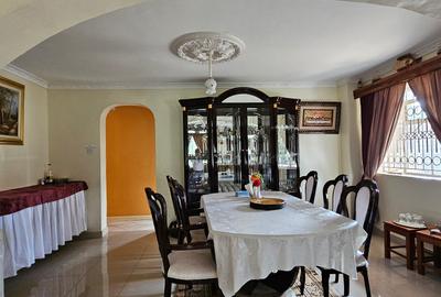 7 Bed House with En Suite in Thome