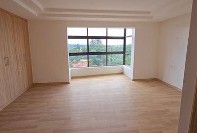 3 Bed Apartment with En Suite at Parklands