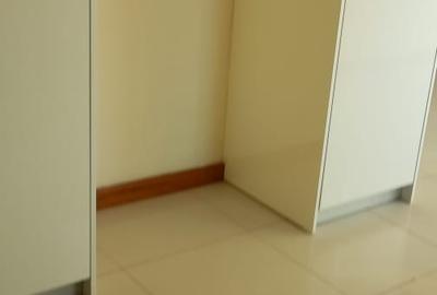 4 Bed Apartment with En Suite in Parklands